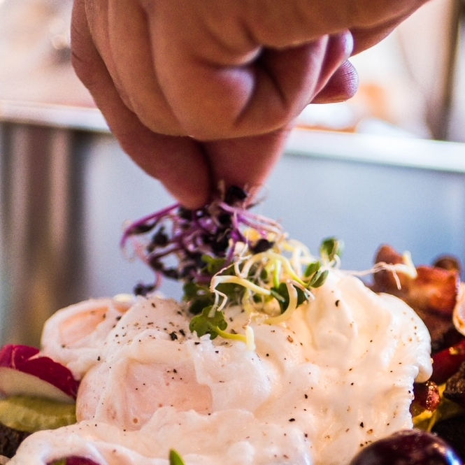 Alle Gerichte und Drinks werden mit ❤️ zubereitet.